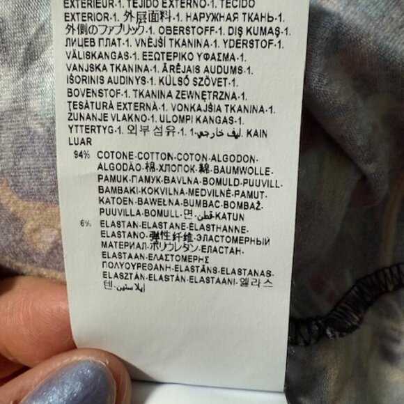 Versus Versace Womens T-Shirt Short Sleeve Baroque Pattern Multicolor Size M EUC - Picture 15 of 16